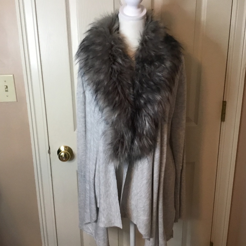 Heartloom Gray Open Cardigan with Detachable Faux Fur Collar - Size S
